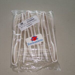 Environments Plastic Tongs set of 6  New